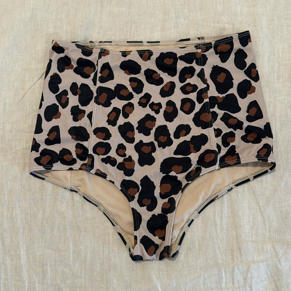 Kortni Jeane swimsuit bottoms size small